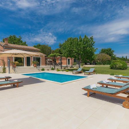 Holiday Home Villa Bernard By Interhome ロヴィニ エクステリア 写真
