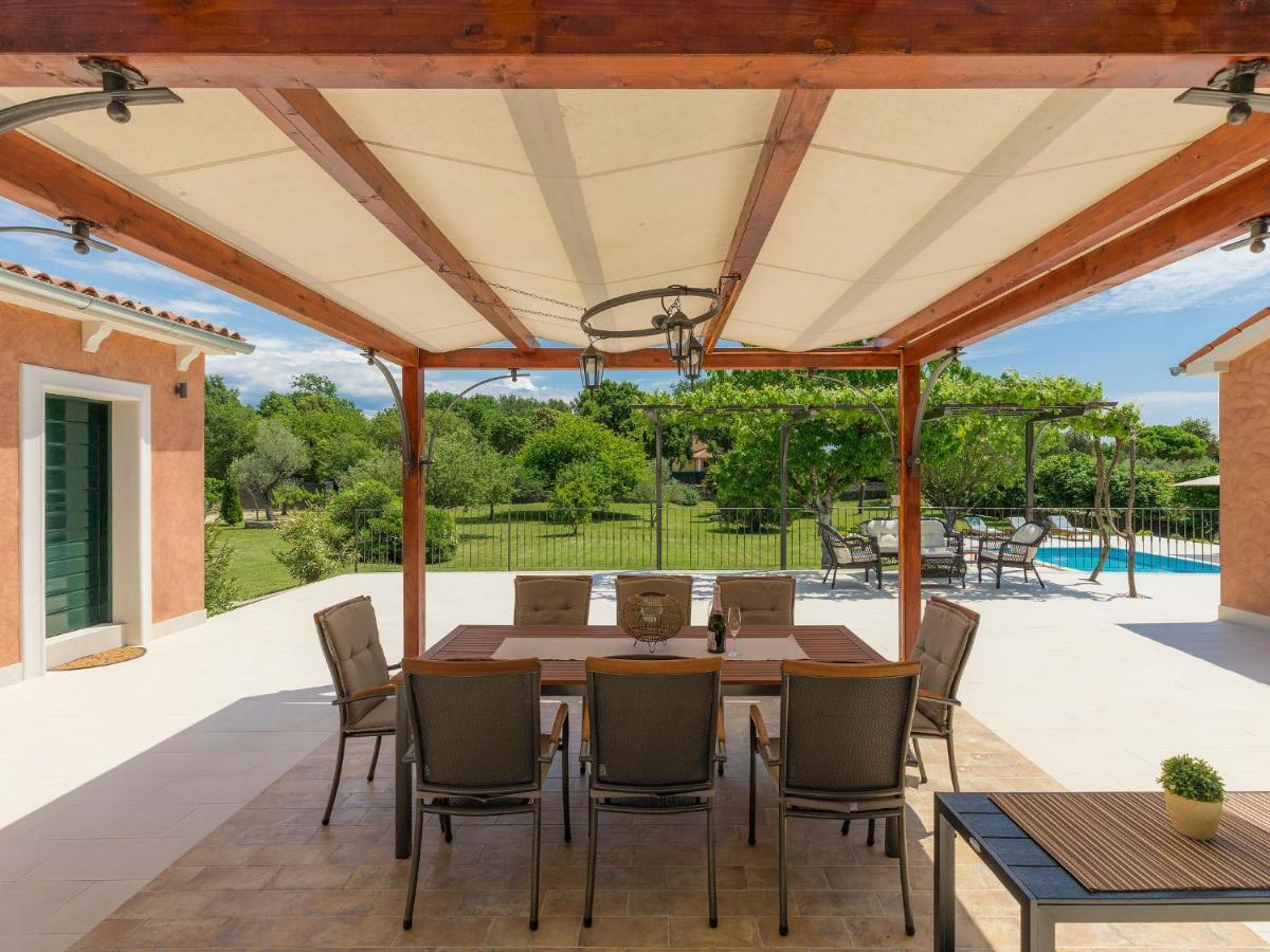 Holiday Home Villa Bernard By Interhome ロヴィニ エクステリア 写真