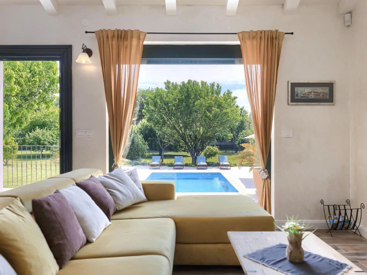 Holiday Home Villa Bernard By Interhome ロヴィニ エクステリア 写真