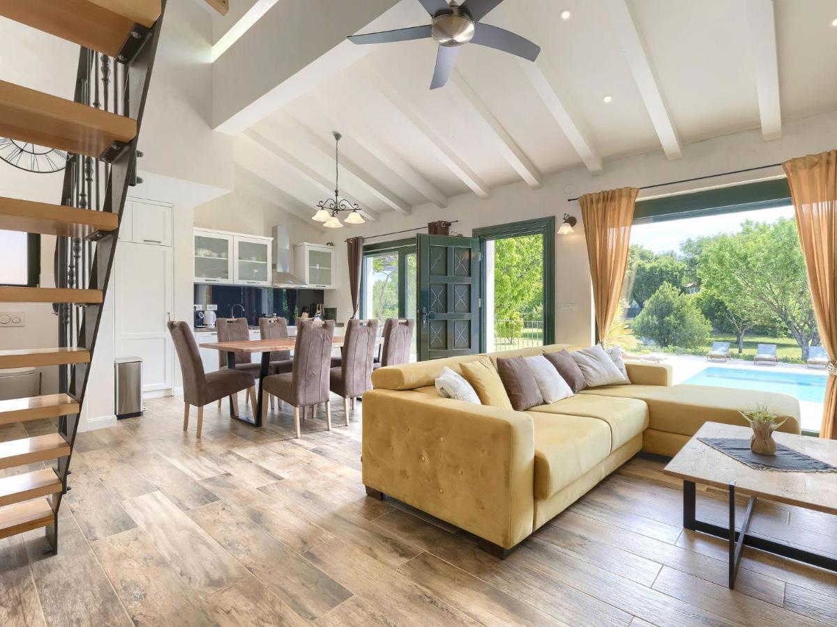 Holiday Home Villa Bernard By Interhome ロヴィニ エクステリア 写真