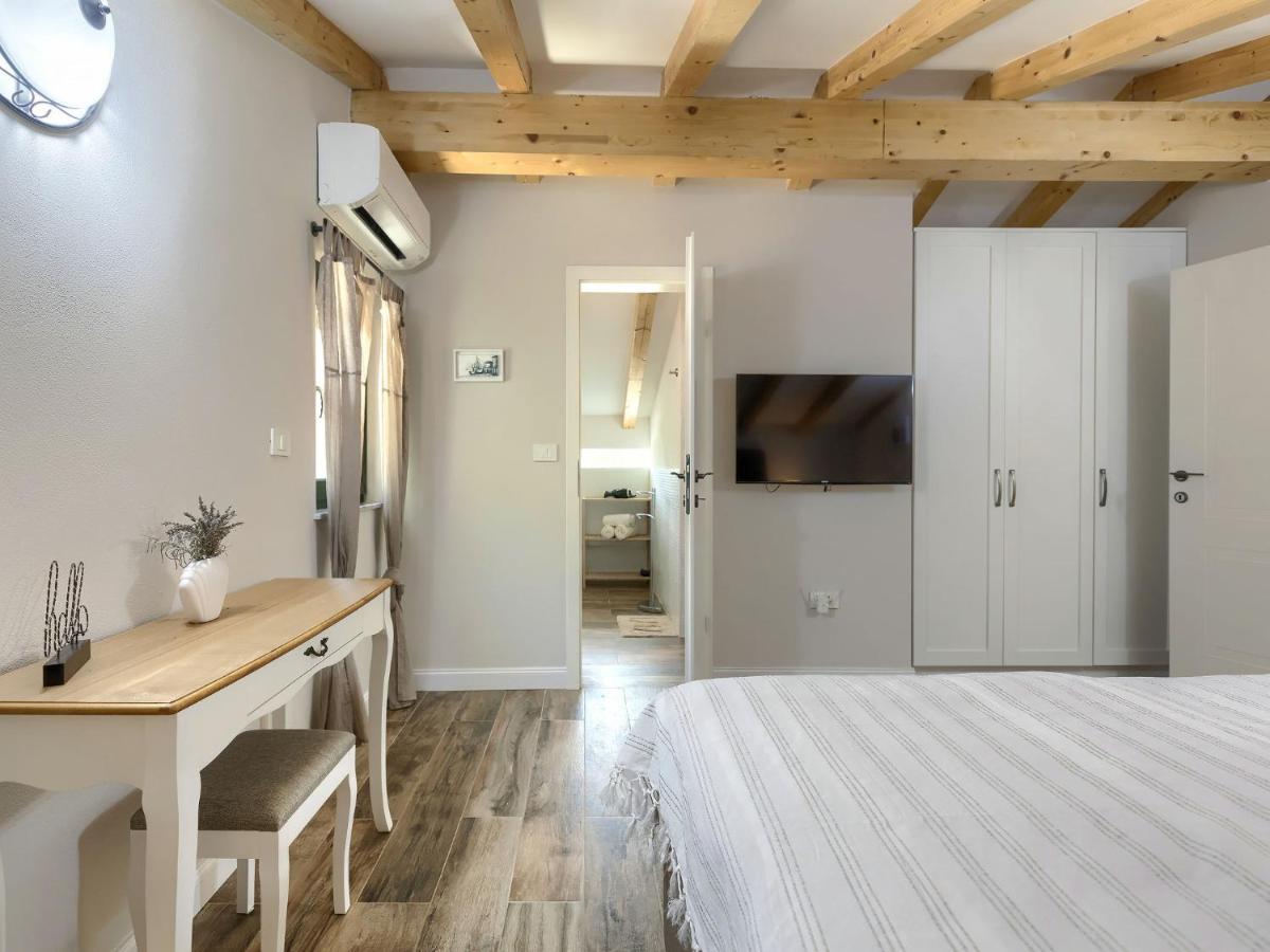 Holiday Home Villa Bernard By Interhome ロヴィニ エクステリア 写真