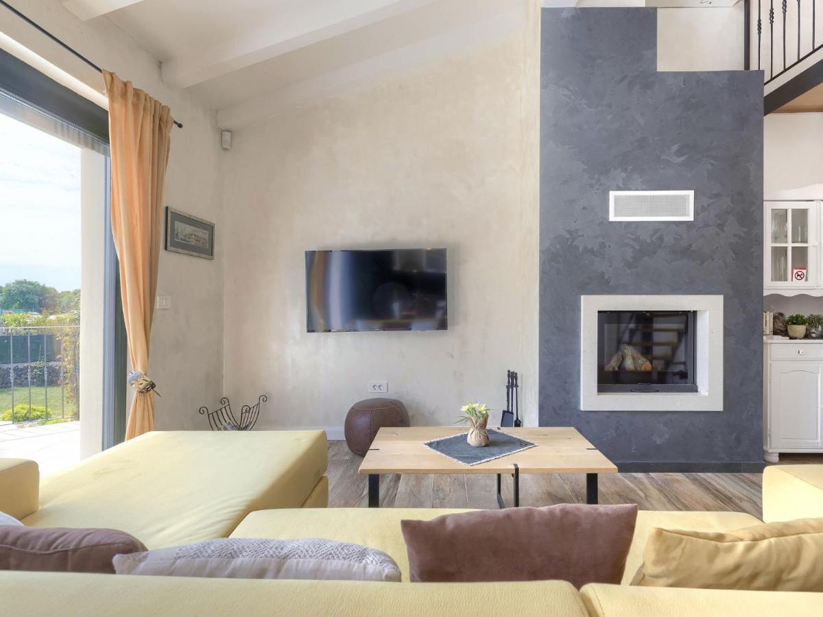Holiday Home Villa Bernard By Interhome ロヴィニ エクステリア 写真