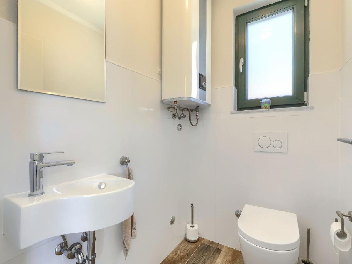 Holiday Home Villa Bernard By Interhome ロヴィニ エクステリア 写真